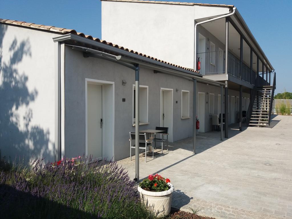 Le Cay Hotel Roquebrune-sur Argens Bagian luar foto